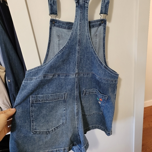 Baggy Overall Shorts with Embroidery - Picture 3 of 7